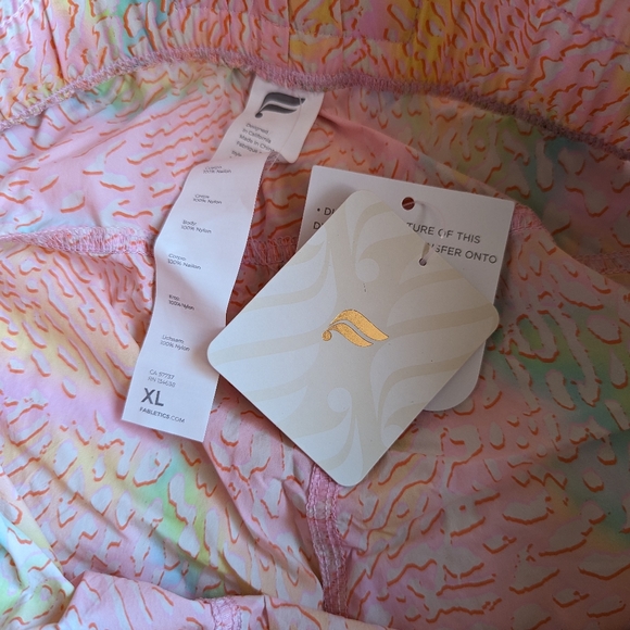 Nwt Fabletics coral leopard Ultra High-Waisted Piped Nylon Short size xl - Picture 7 of 9